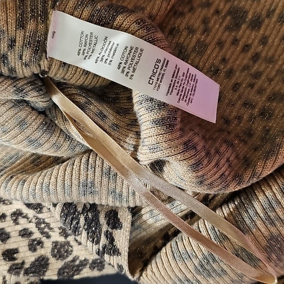Chico's Size 0 (Size: XS) Leopard printed with Gold & Sequin Pullover Top NWT - Picture 13 of 16
